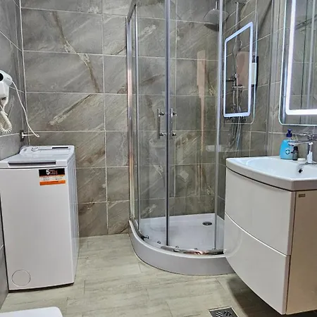 By Alezzi Prima Linie La Mare Piscina Interioara Si Exterioara * Năvodari