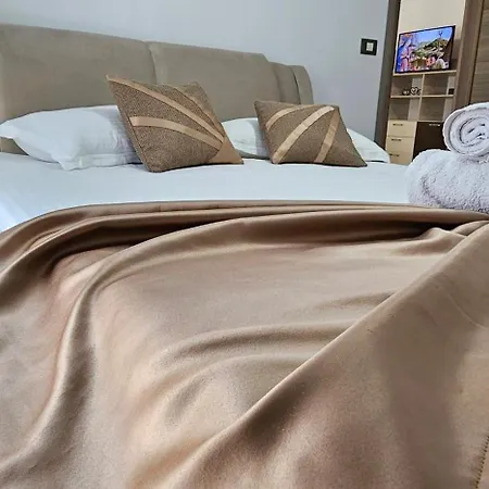 By Alezzi Prima Linie La Mare Piscina Interioara Si Exterioara Apartamento *