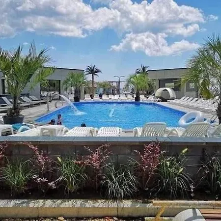 By Alezzi Prima Linie La Mare Piscina Interioara Si Exterioara Apartamento