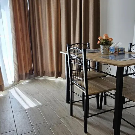 By Alezzi Prima Linie La Mare Piscina Interioara Si Exterioara Apartamento