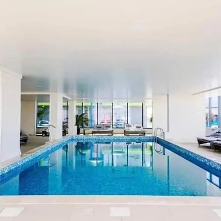 By Alezzi Prima Linie La Mare Piscina Interioara Si Exterioara Apartment Navodari