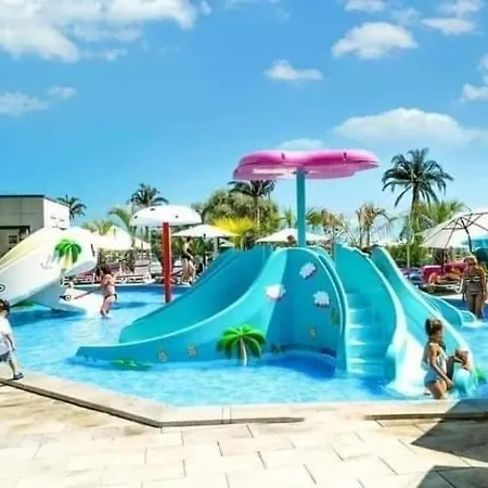 Holiday By Alezzi Prima Linie La Mare Piscina Interioara Si Exterioara * Navodari