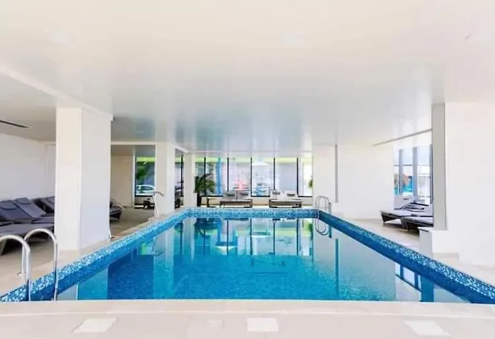 By Alezzi Prima Linie La Mare Piscina Interioara Si Exterioara 公寓 那沃达利