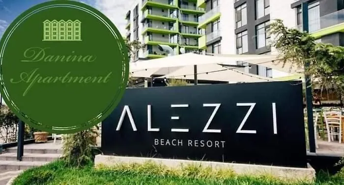 By Alezzi Prima Linie La Mare Piscina Interioara Si Exterioara 那沃达利